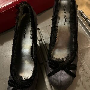 Wild Diva Gray and Black Ruffle Flats